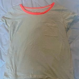American eagle pocket tee size medium